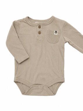 Rabbit + Bear Organic cotton Neutral Tan Long-Sleeve Baby Onesie with Pocket